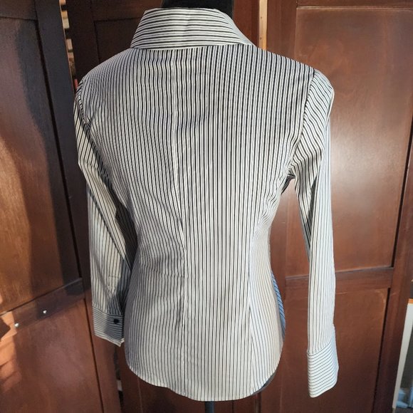 Talbots Petites Stretch Stripe Button-Up Shirt Size 2 - Picture 3 of 5